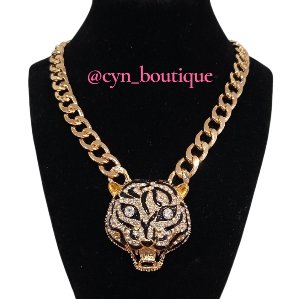 💛▪️Natasha Couture▪️ Beautiful Unique Gold Tone  Tiger  Pendant 21 In  Necklace
